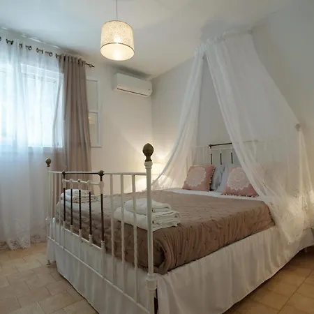 Eftyxia פאלאוקסטריצה